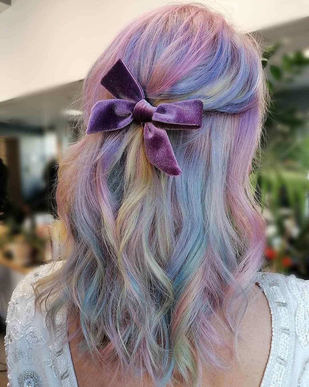 Schwarzkopf Professional - When #BLONDME met #ChromaID 😍
*Formula* 👉 @aija_mil_hair used our mix and tone system – Chroma ID – to create this kaleidoscope of colour! Pink, Purple, Blue, Yellow, Clear...