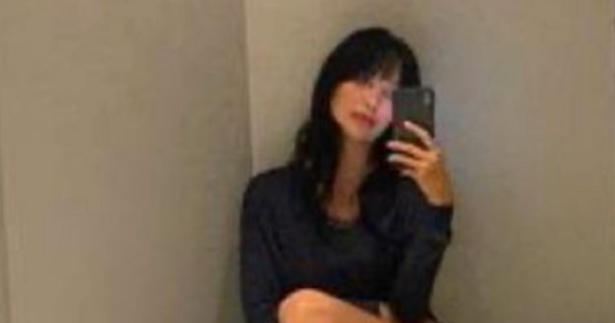 Молодая жена Цекало показала пикантное фото в одной рубашке