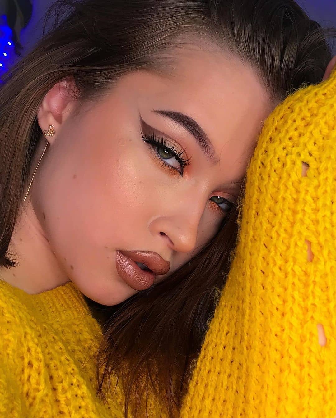 theBalm Cosmetics - Sweater weather is coming!🍁 Bahama Mama Bronzer warms up any makeup look. @elizarova.hst