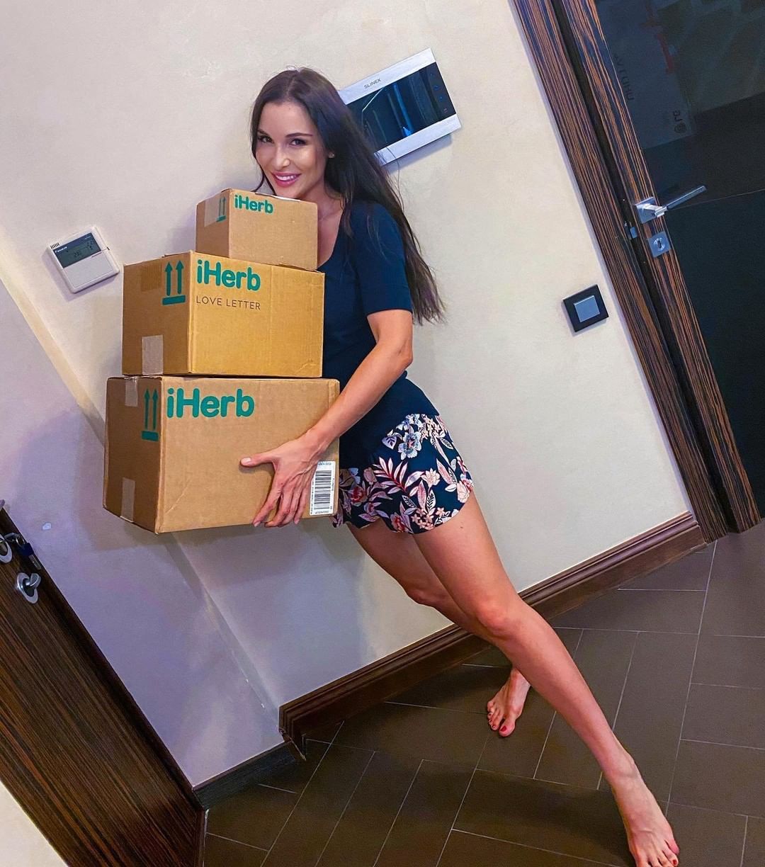 iHerb - TGIF! (Thank Goodness for iHerb Fans)! We love seeing the happy faces of our customers. 😊

Thank you @laura__.___ for letting us share your #iherbselfie and for shopping with us. Enjoy your pr...