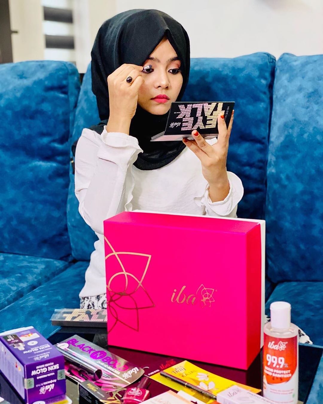 Iba - Guess who’s using & loving our Halal Certified & Vegan Makeup Box! @mashura_basheer thank you for this lovely photo 💖

Get your own Makeup Box with 13 products curated based on skin tone - Dusky...