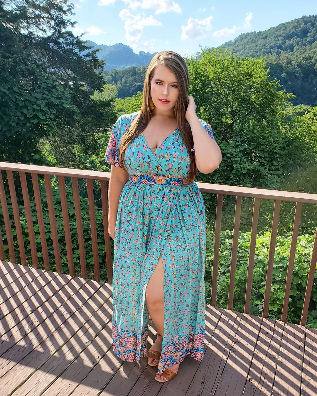 Dresslily - 👗💕Is dresses season!!⁣
👉Search: "Plus Size Tiny Floral Print High Slit Maxi Dress"⁣
🌟CODE: IG2020 [Get 22% off]⁣
#Dresslilly