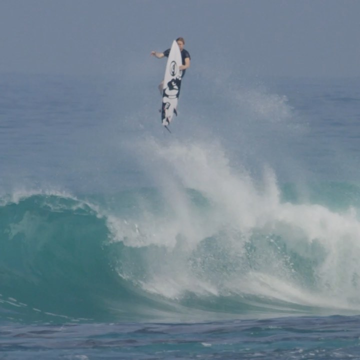 Quiksilver - Surfing like this might make your ankle explode (as seen here) but it will also enable you to drop a psycho edit. @kaelwalsh and the lien that sidelined him from Soft Serve. ⁣
⁣
Yep, link...