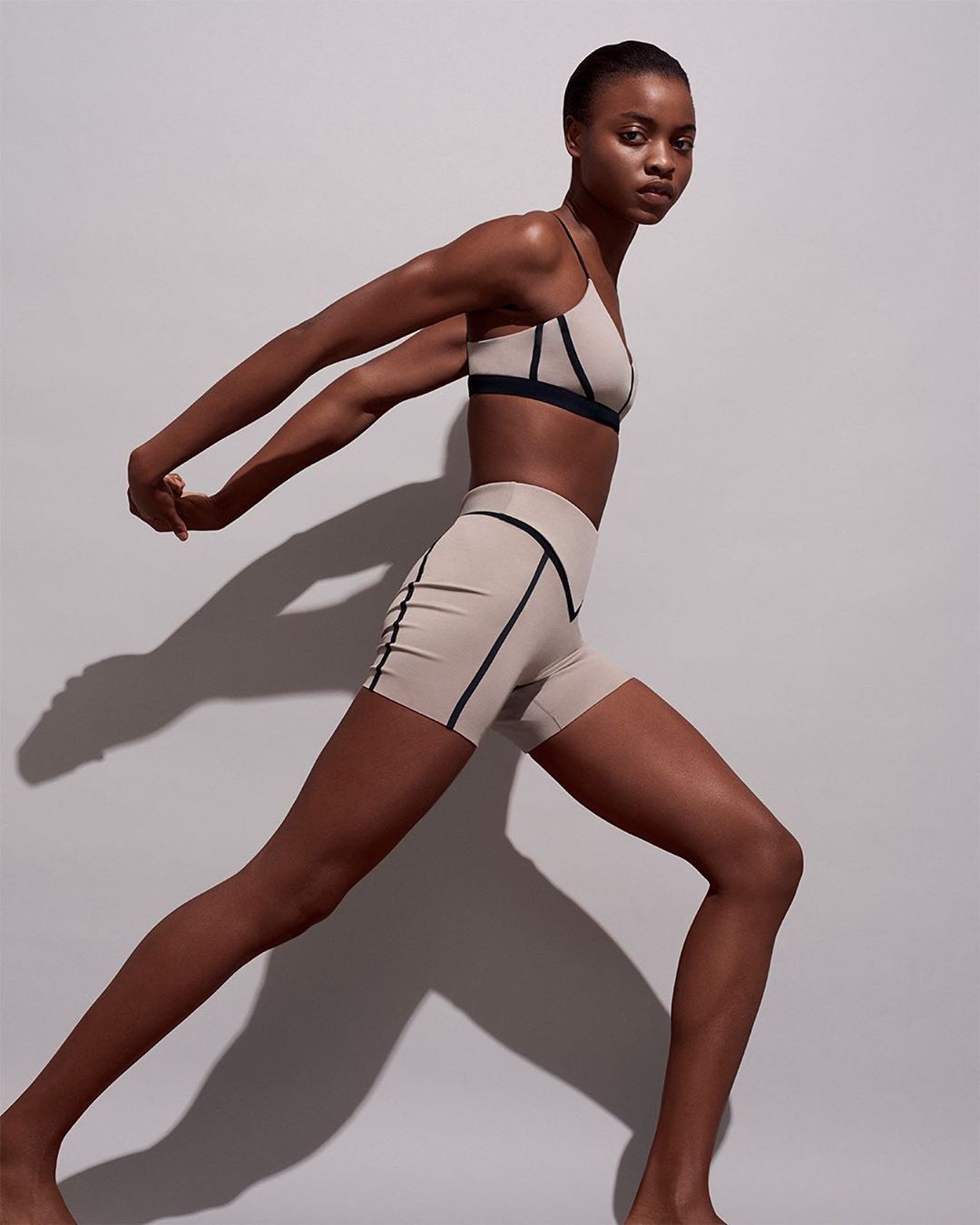 MATCHESFASHION Woman - Wherever you’re choosing to work out at the moment, look to @ernestleoty’s sleek athleisure pieces. Created for performance and without compromising on style, the label takes it...