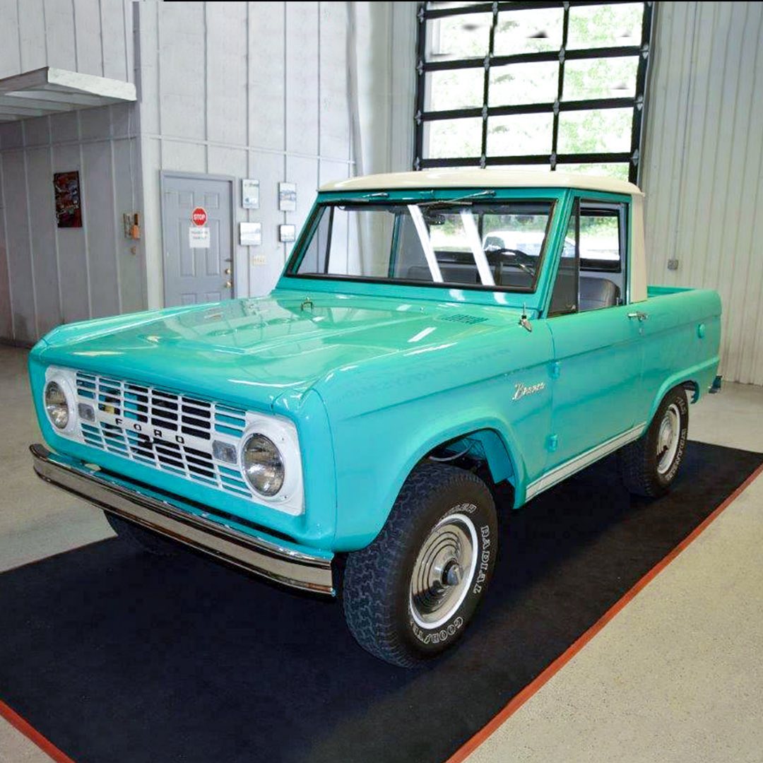 ebay.com - We've got classic cars perfect for any adventure. This 1966 Ford Bronco paved the way for the modern SUV and is built to take you anywhere. Who's coming on your road trip? 🛣
#Ford #ebaymoto...