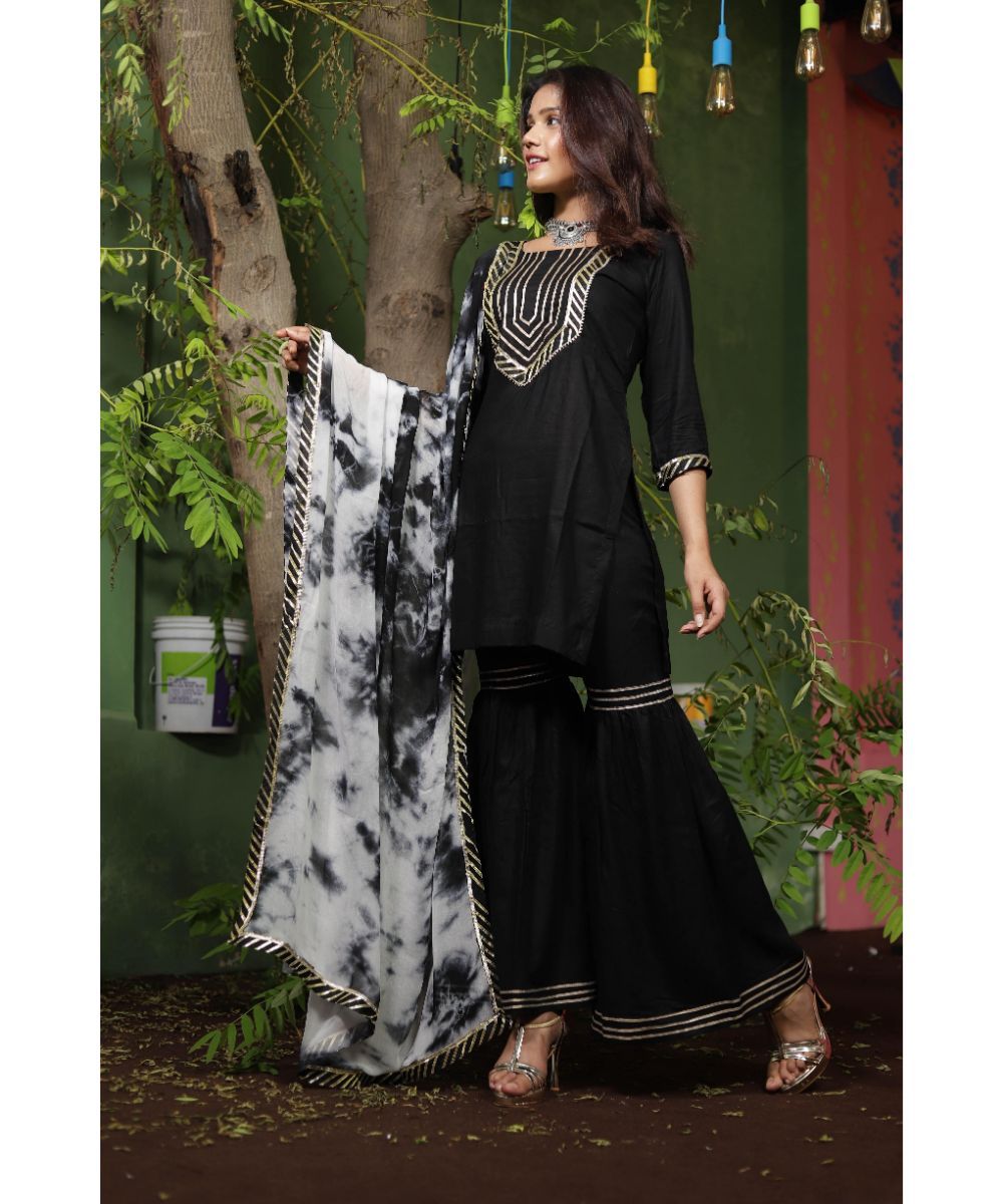 Mirraw - Shop the amazing black sharara suit with pretty tie dye dupatta on @mirraw.⁣
Product ID : 3288629⁣
Shop now.⁣
.⁣
.⁣
#salwar #salwarsuit #shararasuit #suitset #trendy #blacksuit #tiedye #prett...