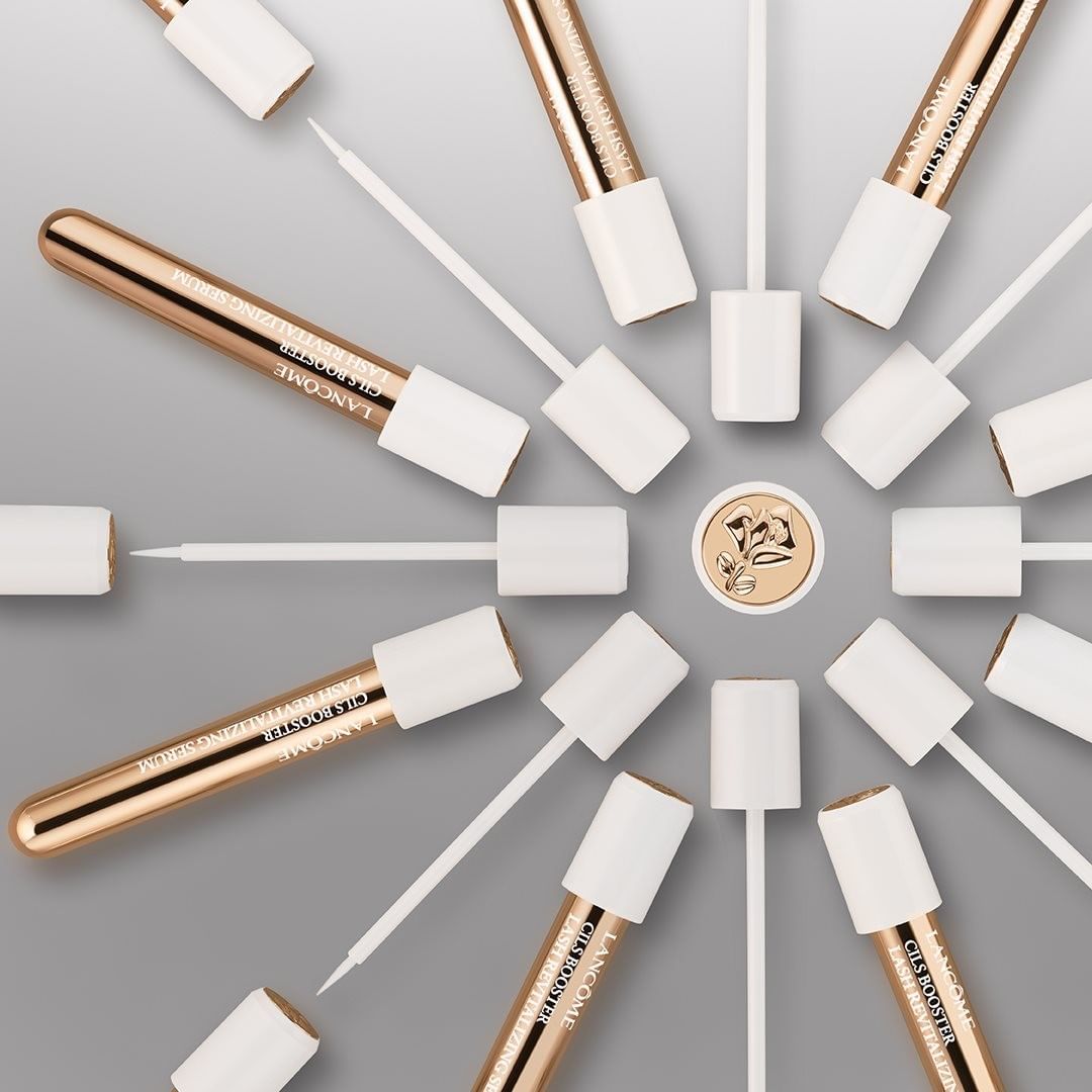 Lancôme Official - Cocoon your lashes from root to tip with Lash Revitalizing Serum™. A precise applicator, convenient to handle. In only 4 weeks, lashes are fortified and resplendent. Taking care of...