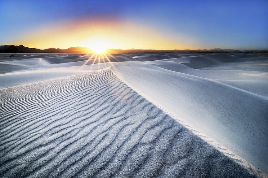 ochkovnet - В самом центре долины Тулароза в американском штате Нью-Мексико находится одно из прекраснейших природных чудес мира – пустыня Белых Песков 😍.
⠀
Индейцы апачи дали ей более поэтичное назва...