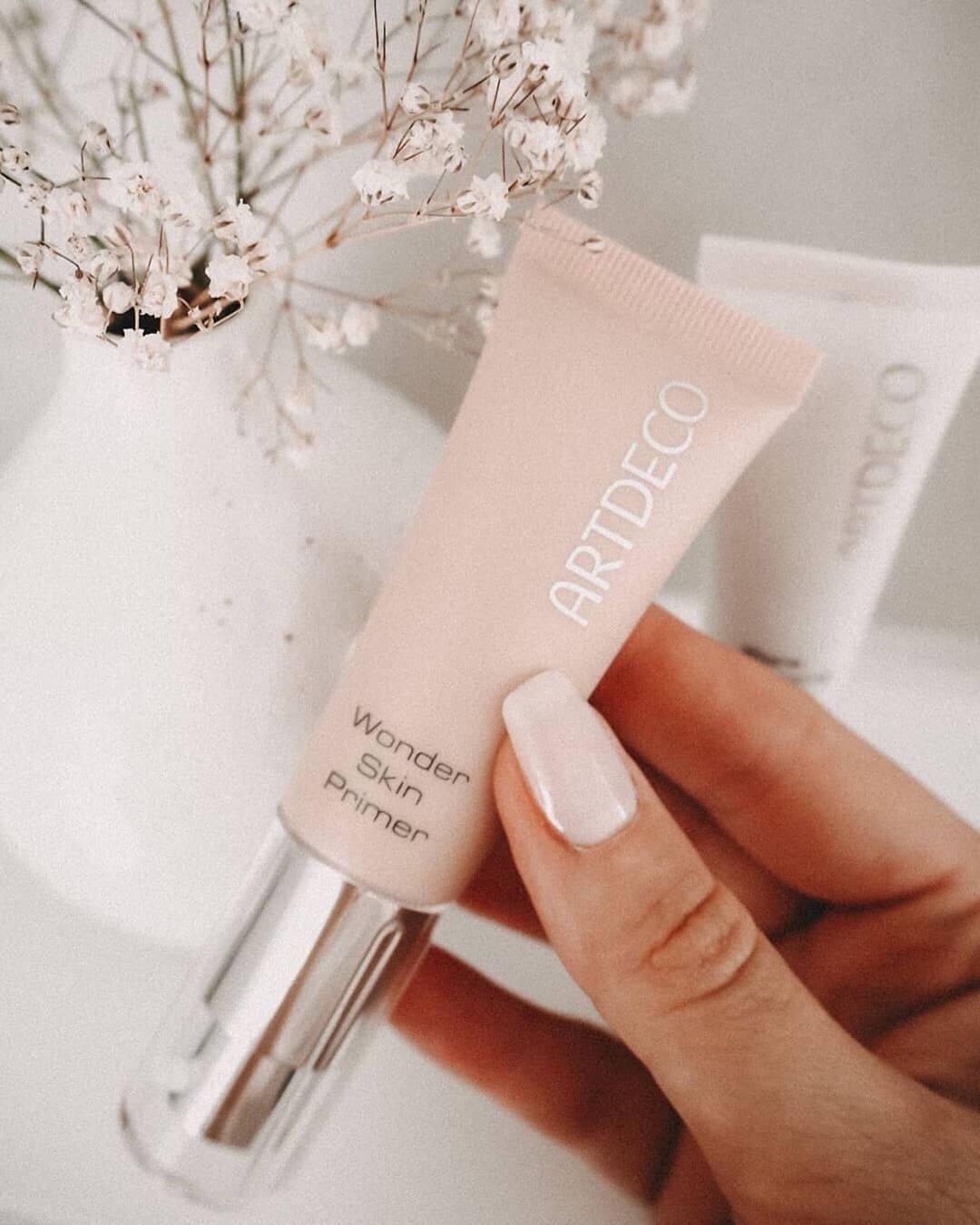 ARTDECO - 8 hours of sleep in a tube - our moisturizing Wonder Skin Primer works magic on tired skin! In the twinkling of an eye, your skin looks fresh and alive. 😍⠀⠀⠀⠀⠀⠀⠀⠀⠀
⠀⠀⠀⠀⠀⠀⠀⠀⠀
The ultra-light...