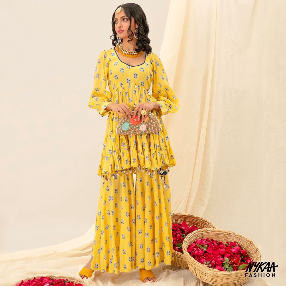 Nykaa Fashion - Sunshine shades and twirl-friendly silhouettes? Yes please💛Shop these and more happiness-inducing options for the festive season on www.nykaafashion.com📍
•
•
Baise Gabr Yellow Kurta Wi...