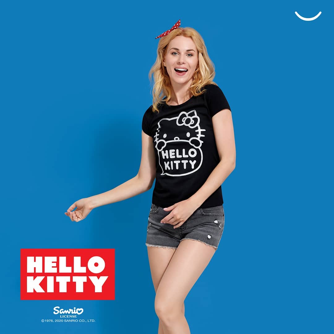 FUNDAY - Встречайте героиню мировой поп-культуры Hello Kitty в магазинах FUNDAY! 💙
Лимитированная коллекция футболок и домашней одежды подойдёт идеально для жарких летних дней и прохладных ночей. Одеж...