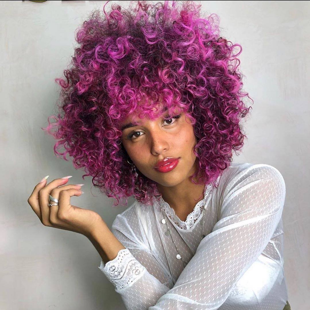 Schwarzkopf Professional - Girl… Those PINK CURLS! 😍

*Formula* 👉 @soupedrotavares used IGORA#VarioBlondSuper Plus Powder Lightener to lift, and Bold Color Washes –Pink for the popping colour tone. La...
