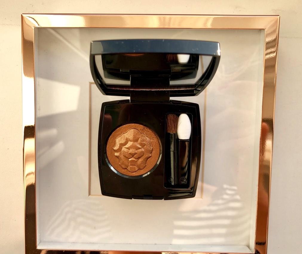 Рождество начинается вместе с пудровыми моно-тенями для век Chanel Ombre Premiere Holiday Longwear Powder Eyeshadow 2018 №907 Cuivre Lame