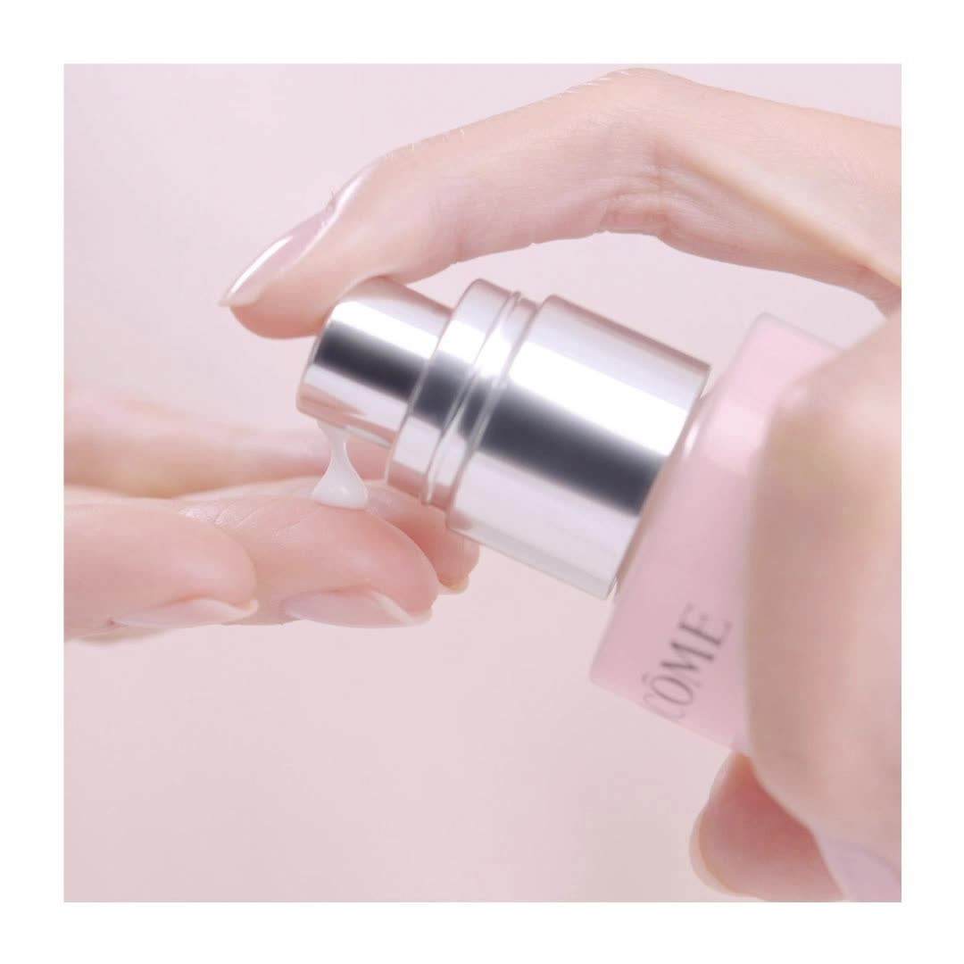 Lancôme Official - Zen is a sensation. Apply a layer of silky comfort to your skin. Hydra Zen anti-stress glow liquid moisturizer lightly cloaks the skin and leaves your complexion feeling nourished a...