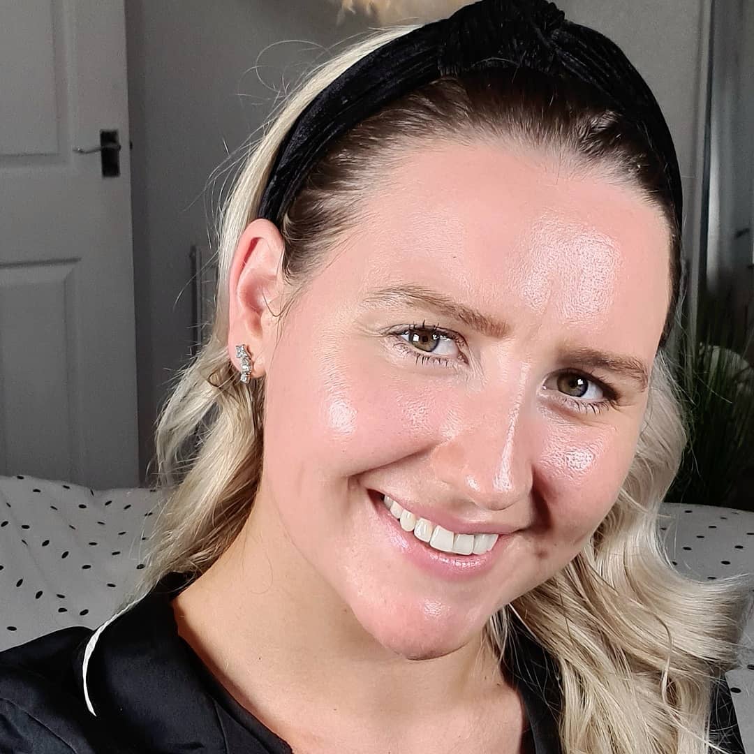 Escentual - No makeup, or filters! Here's how glowy @escentualchels's skin was after the @givenchybeauty facial workout with their new Ressource range. A huge thank you to @lisashacks for creating thi...