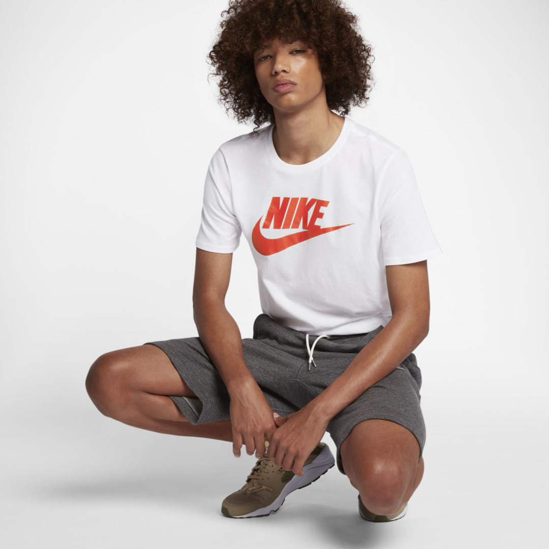 Кроссовки | Спортивная одежда - Логотип "Nike" известен, пожалуй, каждому жителю планеты - это один из самых популярных спортивных брендов. Постоянно набирая и расширяя аудиторию в конце-концов бренд...