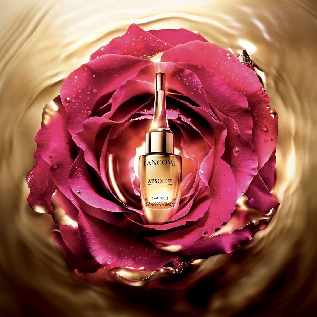 Lancôme Official - Overnight skin repair, concentrated in a drop. At its heart, Absolue Ultimate Repair Bi-Ampoule holds the sensual power of a luxurious rose. The concentrated formula, made from the...