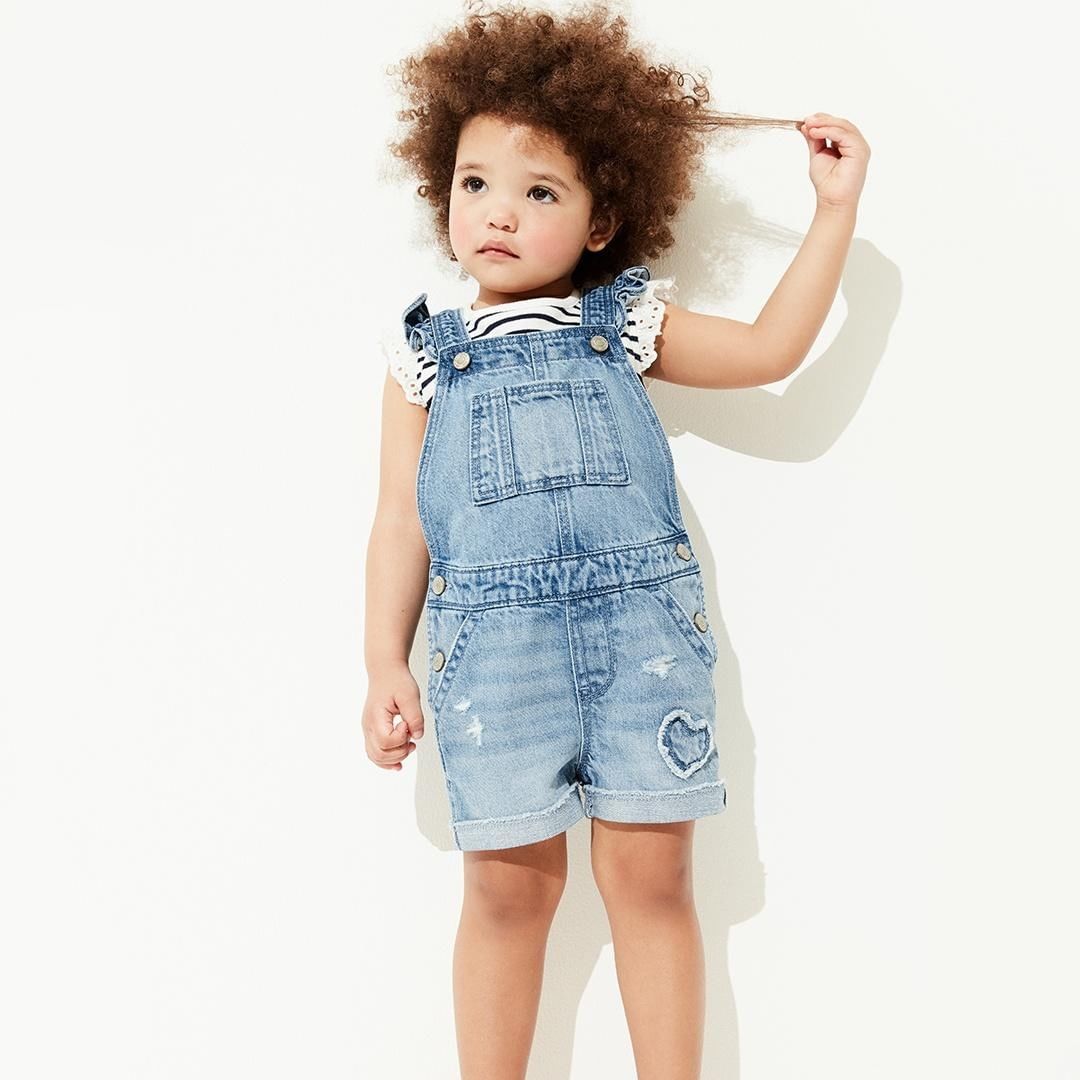 Gap Middle East - Summer denim is here to keep your little ones feeling (and looking) cool throughout the whole season 👖