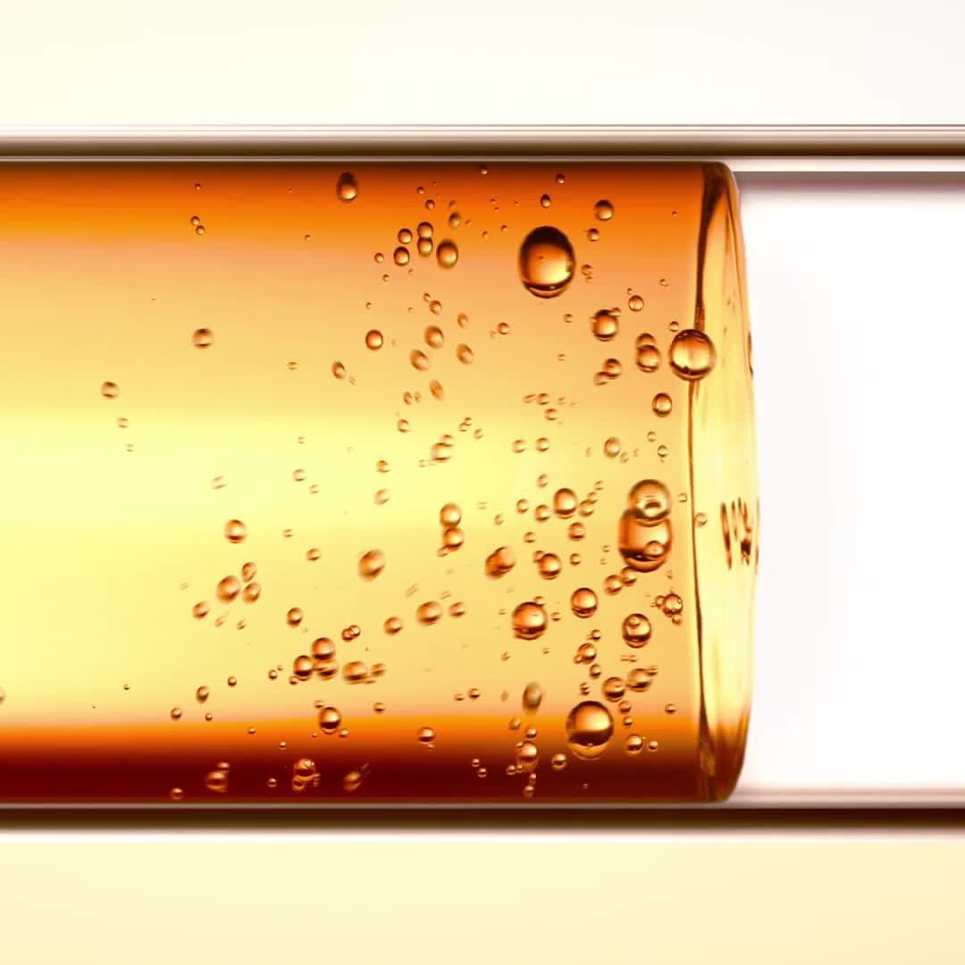 SHISEIDO - Get to know our new KURENAI-TruLift Complex™. Formulated with a combination of Safflower Extract, Odoriko Botanical Extract and Bulgarian Rose Water – known to support skin function – the c...