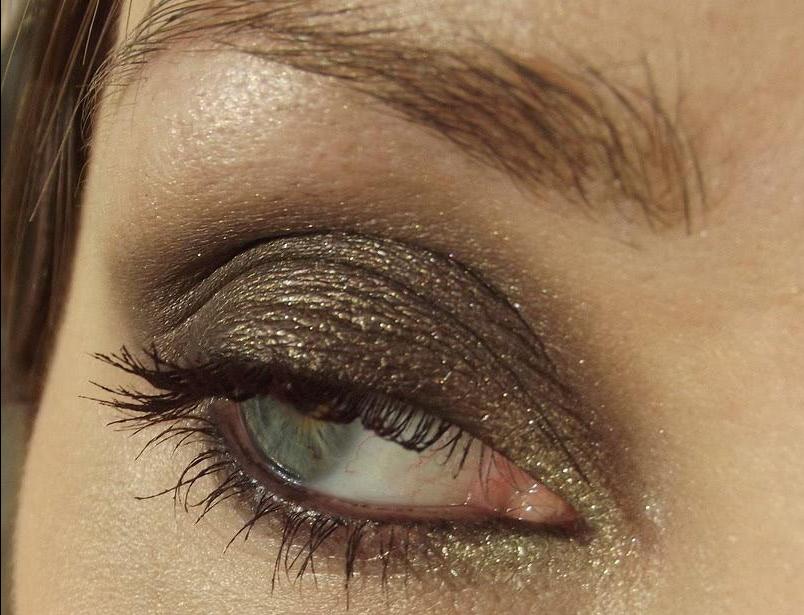 New year makeup on the classic Smoky eyes - review