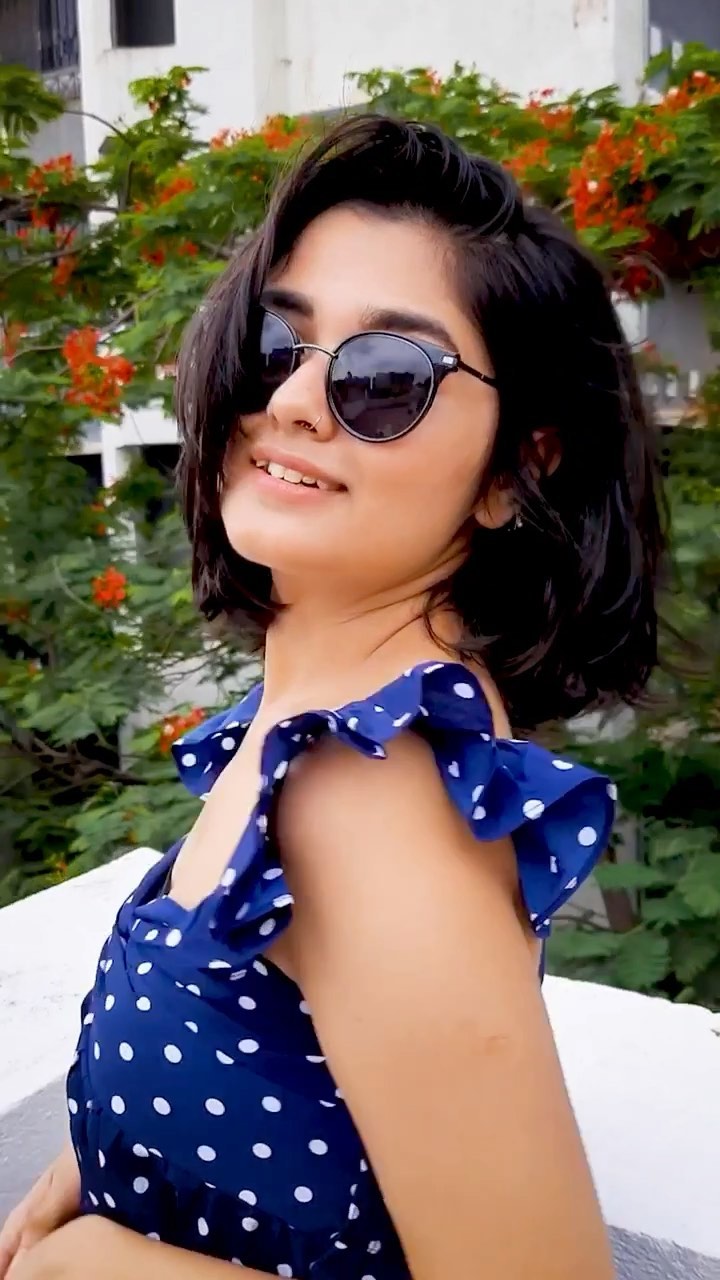 LENSKART. Stay Safe, Wear Safe - Here’s @jenishakalita19 from the #lenskarttribe smiling under the sun, with her uber cool cateye sunnies on! It’s the season for sunny casuals, get yours now! 

🔎13851...