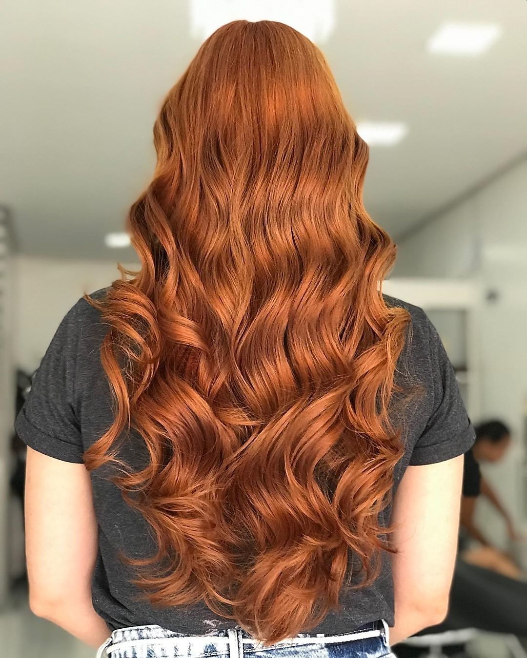Schwarzkopf Professional - Copper hair is FIERCE 🔥
👉 @jofernandesoficial with #IGORAROYAL 8.77
#IGORA #redhair #copperhair #haircolour #hairartist #hairinspo  #sharingiscaring #apassionforhair