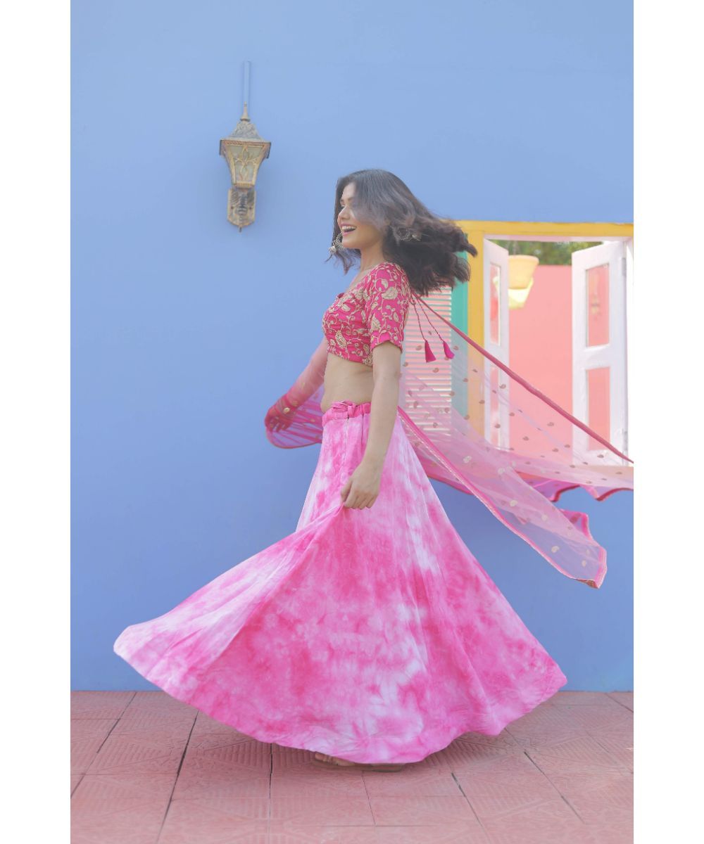 Mirraw - Shop the preety pink tie dye lehenga set on @mirraw.⁣
Product ID : 3288626⁣
Shop now.⁣
.⁣
.⁣
#trendy #lehenga #lehengastyle #tiedye #tiedyelehenga #prettypink #lehengaset #mirraw #mirrawindia...