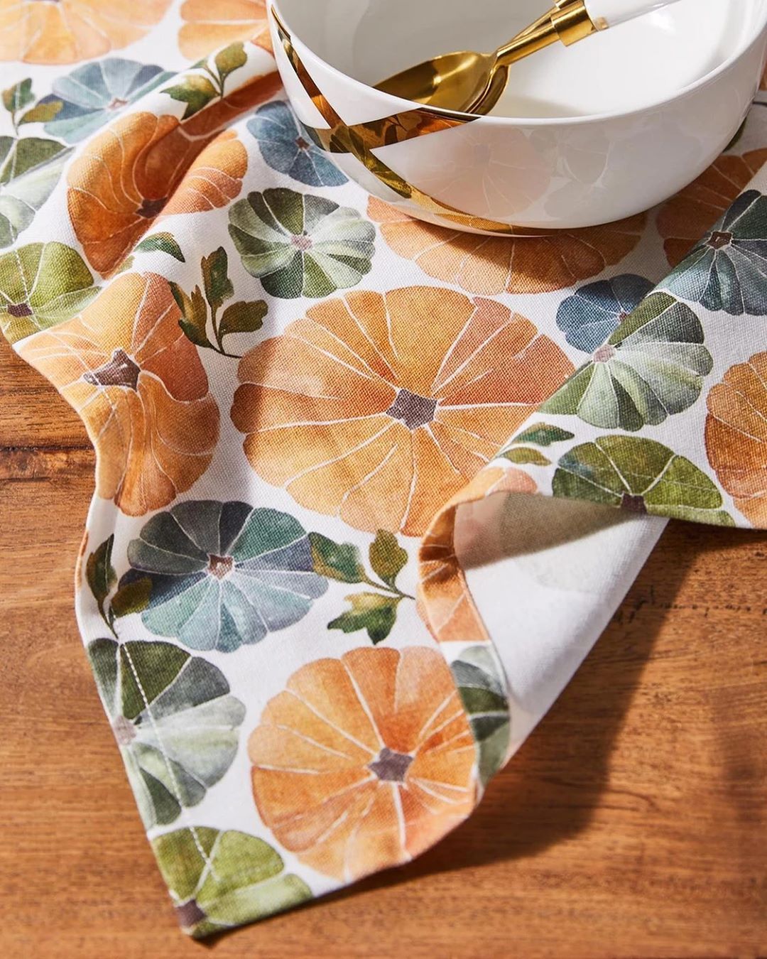 The Label Life - Things we love: Delightful brunches with endless food and laughter. Oh, and the Pumpkin Print Napkin Set to go with it. 

Link in bio to shop new home decor.

#TheLabelLife #HomeAcces...