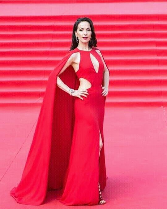 NataliaOreiro - #red 💄👠
#jewellery  by #Highjewellery - #Chopart