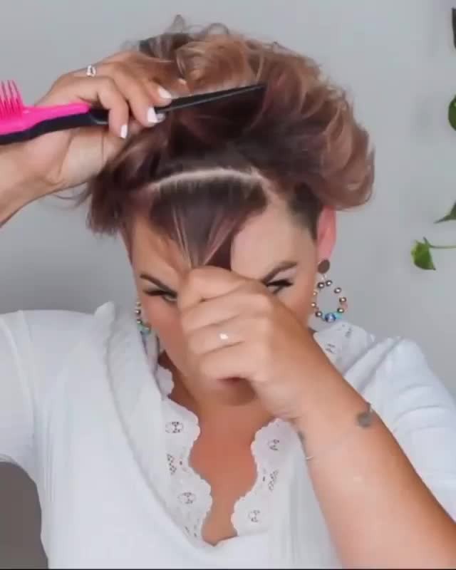 Tangle Teezer Hairbrush - Braids aren’t just for long hair. @salirasa showing us how it’s done