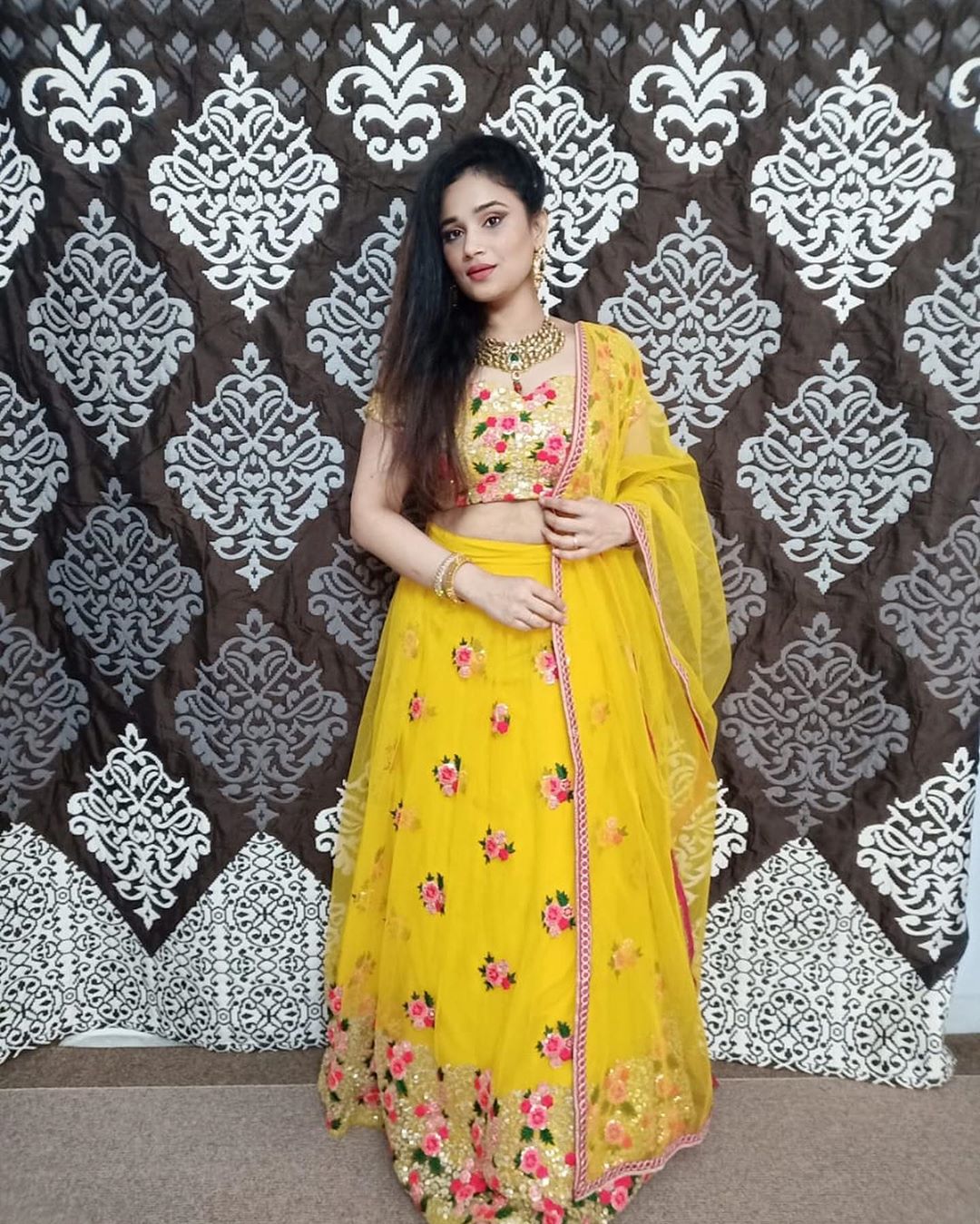 Mirraw - @cosmolifestyler looks fantastic in the yellow embroidered net lehenga.She looks stunning when paired with the gold kundan jewellery.
Check out the amazing lehenga collection on @mirraw.
Prod...