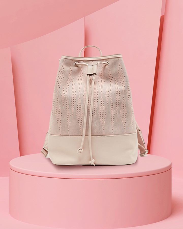 Bata Brands - Designer backpacks are the new handbag — discover new accessories in our Bata e-shop!👜👛 
.
.
.
.
.

#BataShoes #ShoesAddict #Stylish #Bags #ShoesLover #Fashion #SurprisinglyBata