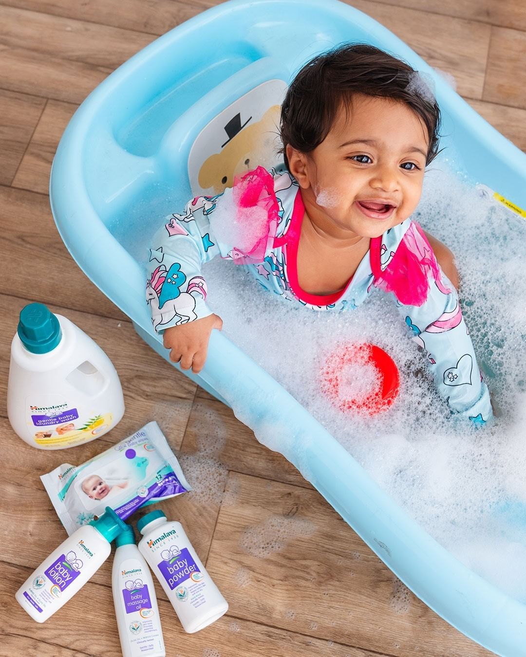 Hopscotch - Isn't bath time the best time!🧼 🛁
Up to 25% OFF on bath time and baby care essentials + additional 10% OFF. 
Use Code : CARE10
Shop now using the link in bio🔗
T&C apply.
📸 : @mommyshotsbya...