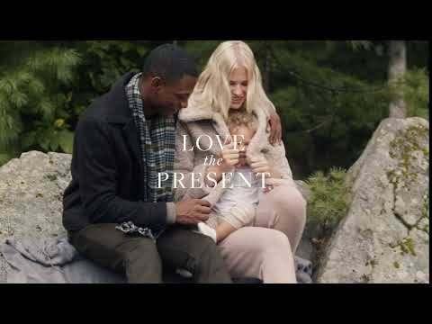 LOVE THE PRESENT | BANANA REPUBLIC