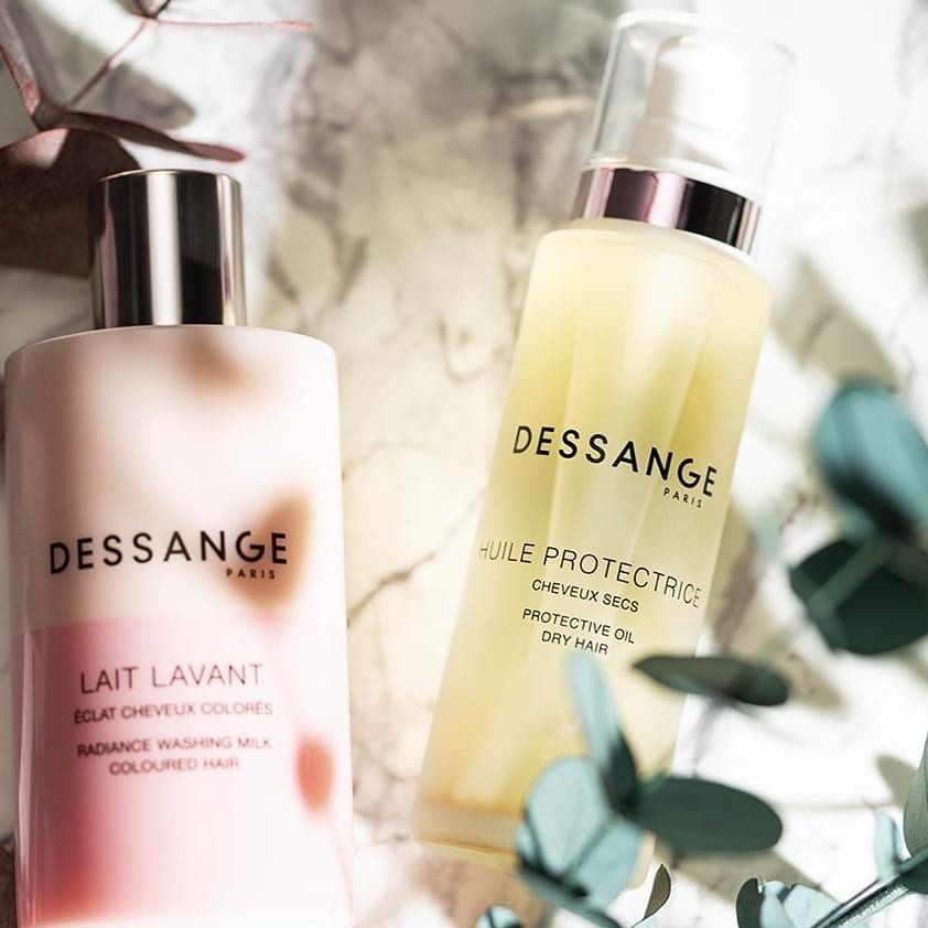 DESSANGE Paris - Préservez l'intensité et l'éclat de vos cheveux avec le lait lavant pour cheveux colorés, puis appliquez une à deux pressions de l'huile sur vos longueurs essorées ou en finition sur...