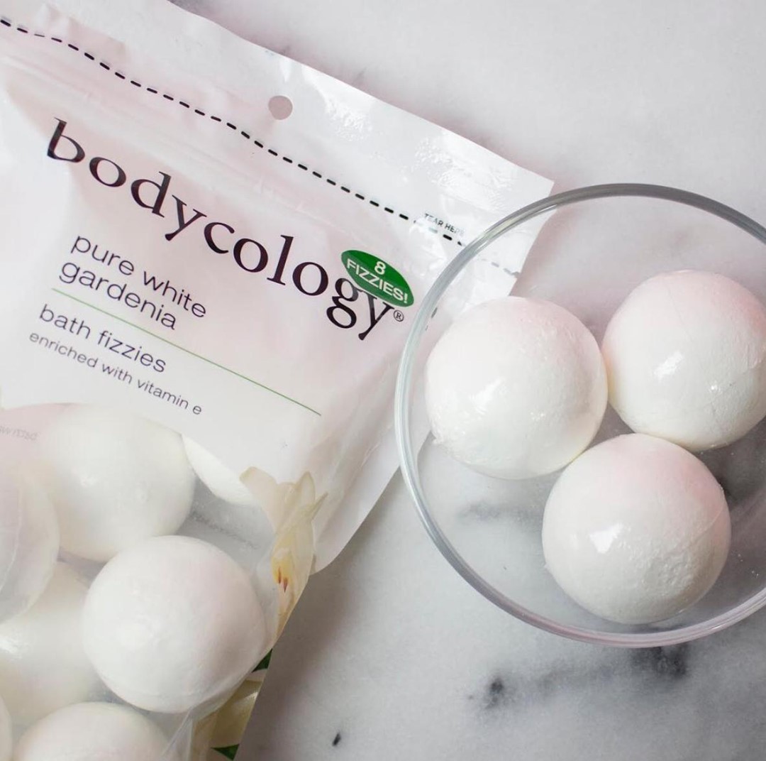 Xpressions Style - Soak in the rich, floral scent of fresh gardenias and feel rejuvenated for the rest of your week.⁠
⁠
Shop Now 👉 https://bit.ly/3iuZg2E⁠
⁠
#BathBomb #BathFizzies #Bodycology #BathTim...
