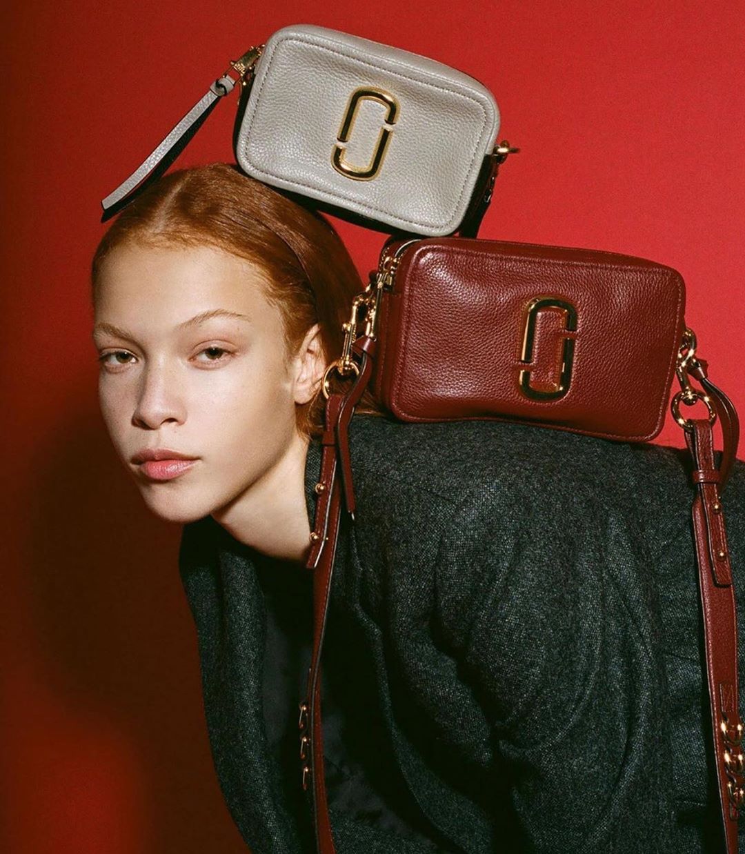 Online-бутик брендовой одежды - Компактные сумки Marc Jacobs в насыщенных осенних оттенках - must have любого образа!
Все модели на сайте Elyts.ru ❤️