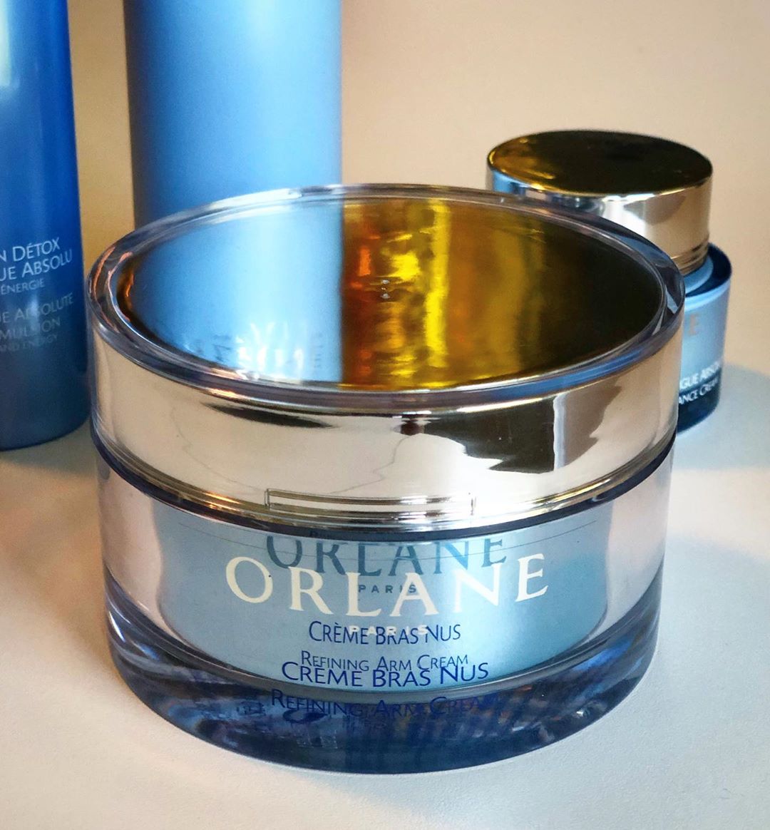 Orlane Paris - All time favorite and best seller: our unique Orlane Arm Cream. Did you ever try it?
#miraclecream
.
.
.
#orlane #orlaneparis #b21 #armcream #unique #perfectarm #bestseller #iconic # be...