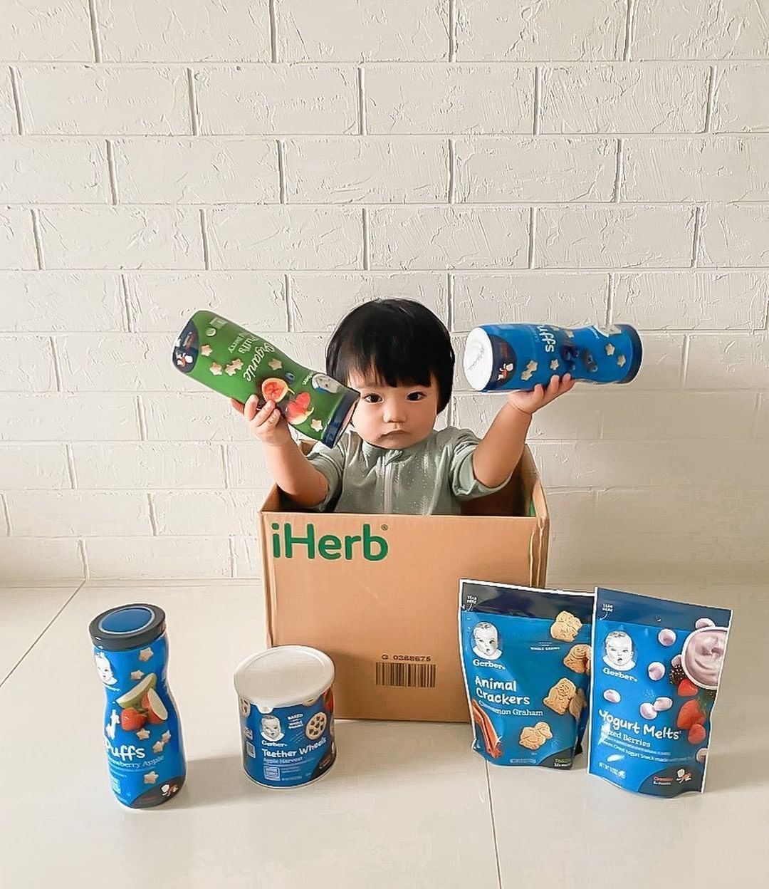 iHerb - This cutie was so ready for her @gerber snacks, she double-checked the box to make sure that nothing was forgotten.

Thanks @jenicool23 for sharing your photo of your little sweetheart! 

#ger...