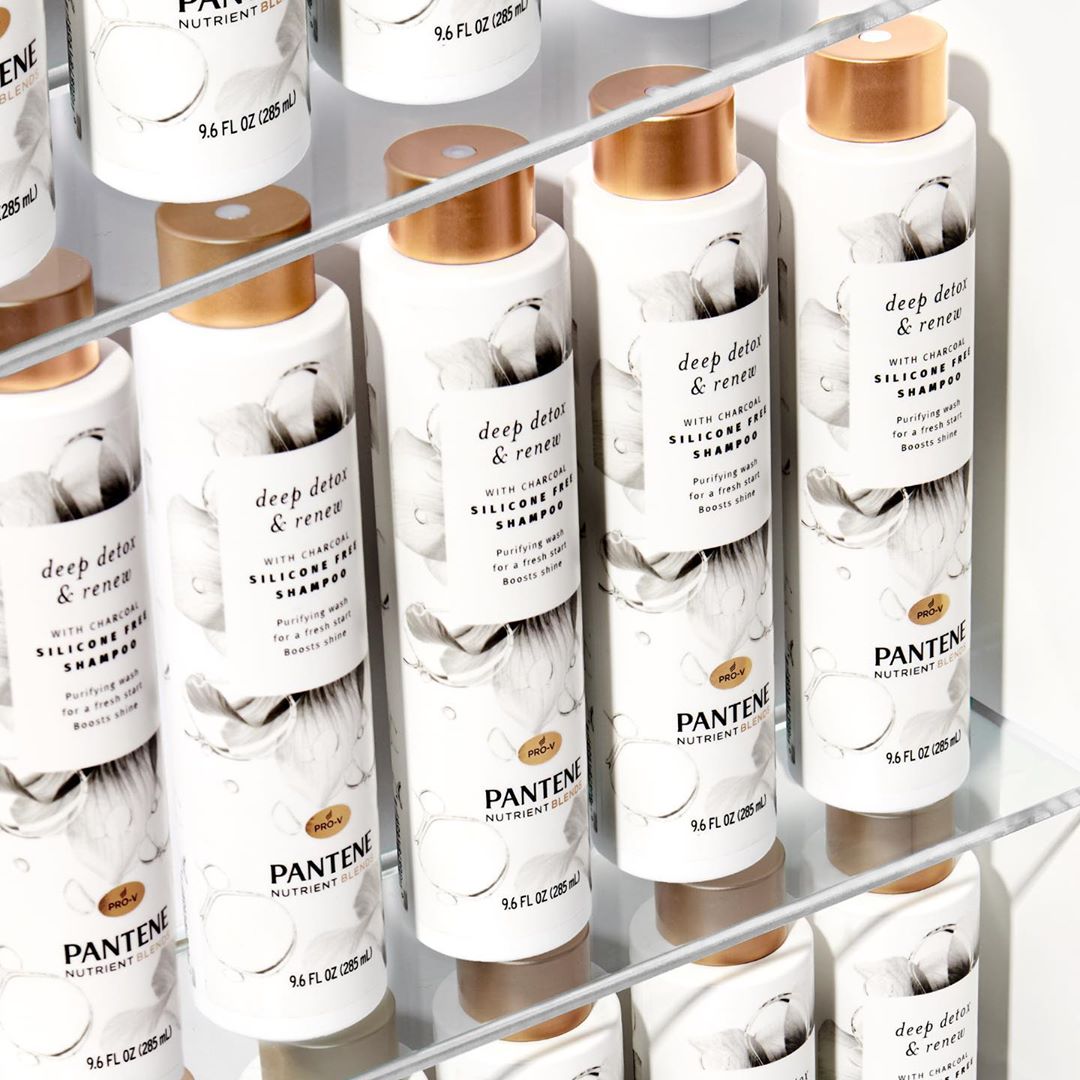 Pantene Pro-V - Our version of stacks on stacks 😉
.
.
.
.
#charcoal #purifying #detox #hairdetox