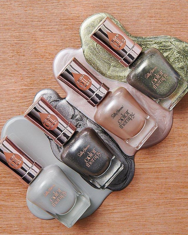 Sally Hansen - A Color Therapy fall ✨ Scoop Namas-grey, In My Element, Powder Room and Therapewter for magically nourishing nails.