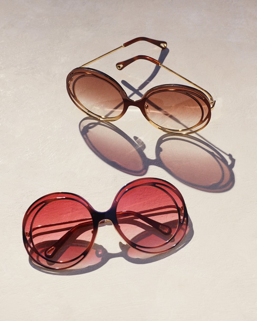 Chloé - Retro revisited: discover Carlina halo frames with lenses in new gradient hues

Shop the latest sunglasses in boutiques and on chloe.com

#CHLOE