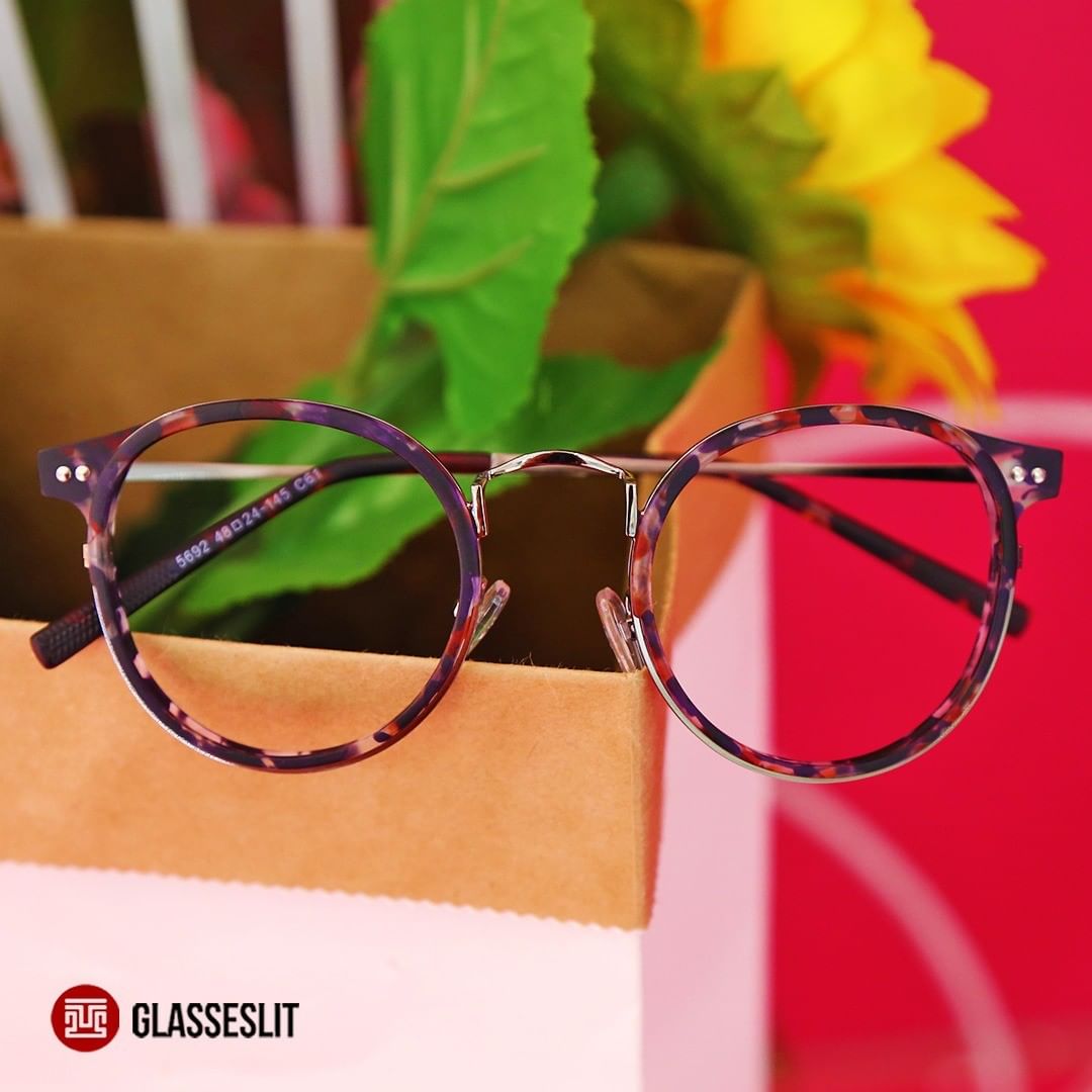 glasslit - The floral frame you want.
https://www.glasseslit.com/proinfo/ula-floral-200419