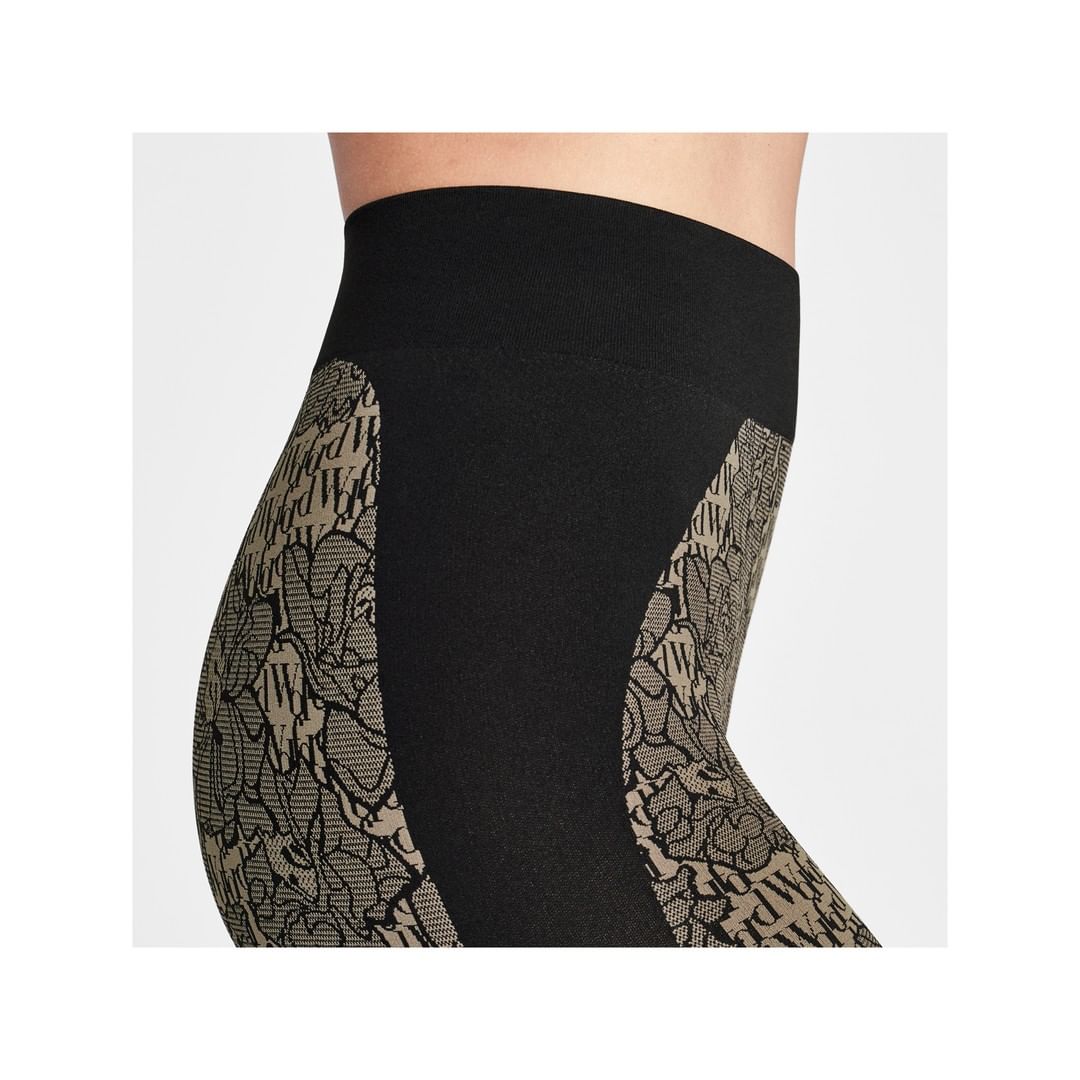 Wolford - Elegance in motion... working out, or going out? ⁠
⁠
#WofordFashion #NewCollection