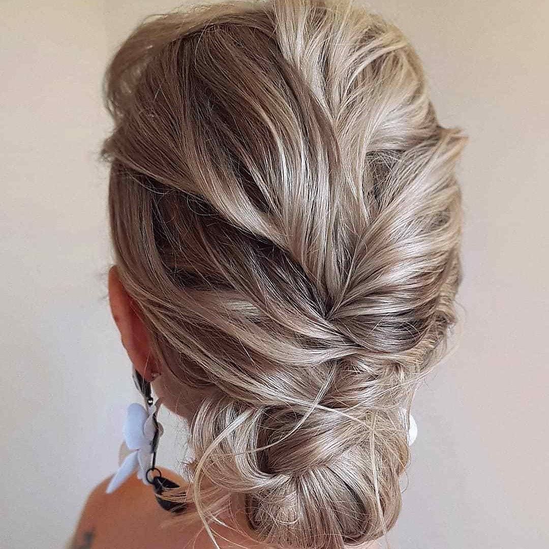 Schwarzkopf Professional - Sundays are for trialling new styles
and making swept back statements 👌

*Products* 👉 @irinafarfallina used
OSiS+ #SessionLabel Powder Cloud
plus #OSiS Tame Wild and Volume...