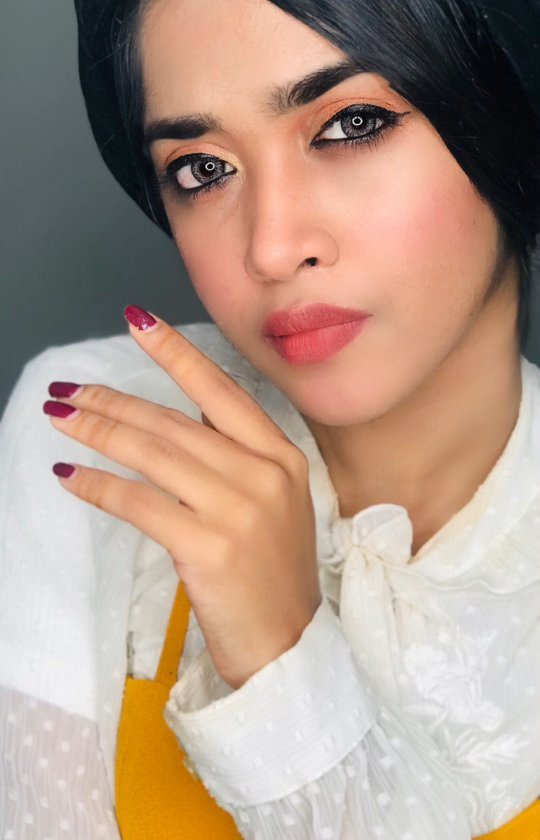 Iba - simple, sober and yet a fun look ♥️

Products used :
♥️ Iba Photo Perfect HD Face Primer - Rs. 399
♥️ Iba Pure Skin Liquid Foundation - Rs. 375
♥️ Iba Perfect Look Long Wear Mattifying Compact -...