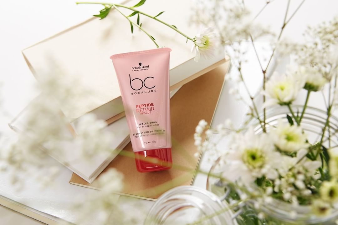 Schwarzkopf Professional - …Our hero to the RESCUE for those split ends ❤️
#BCBonacure Peptide #RepairRescue Sealed Ends nourishes porous hair ends and prevents breakage for smooth and sealed results!...