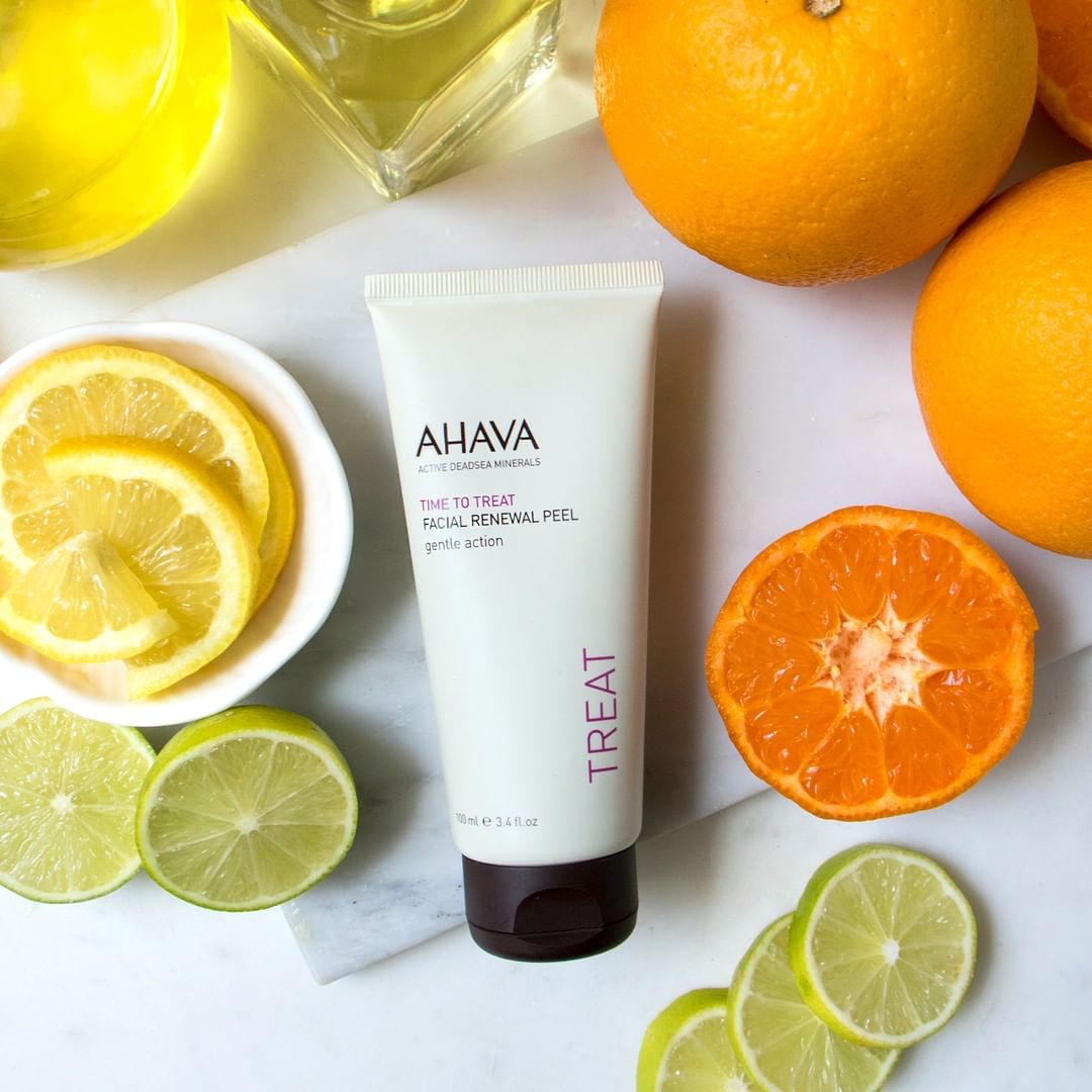 AHAVA - Sound off: who's a fan of vitamin C? Our Facial Renewal Peel is made with rejuvenating Dead Sea water and vitamin C for a softer, more radiant complexion. ⁠
.⁠
.⁠
.⁠
.⁠
#ahava #deadsea #deadse...