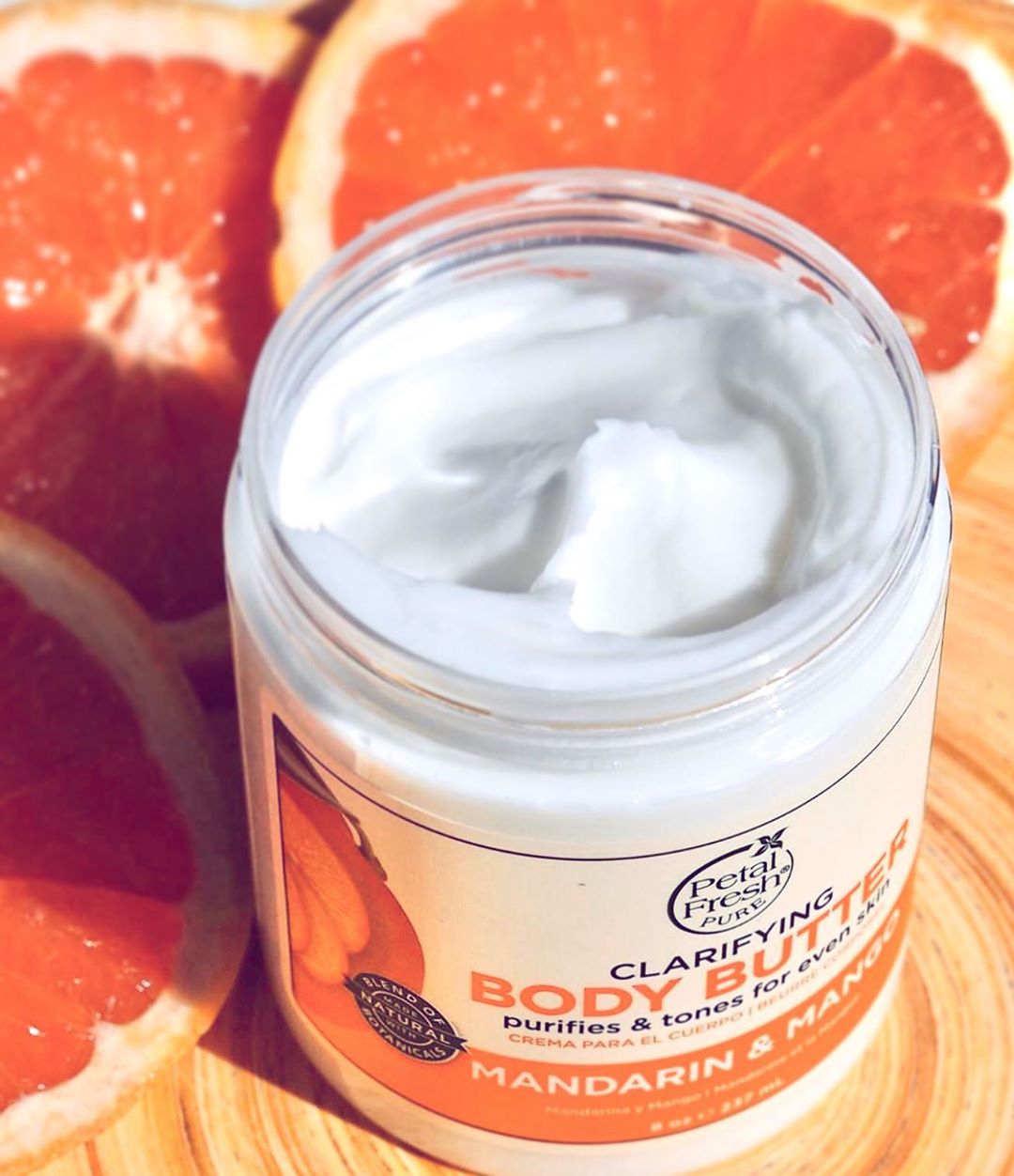 Petal Fresh® - The ultimate dry skin (and hand!) relief with a whip of Shea Butter, Coconut and Argan Oil.
.
📸 by @beautigolichka