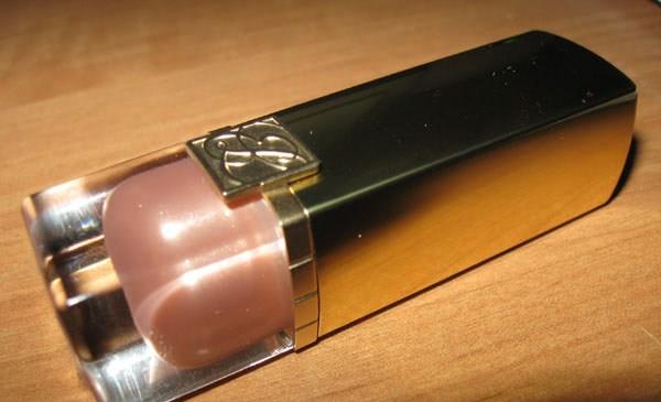 Бежевая, плотная, зимняя - Estée Lauder Pure Color Long Lasting Lipstick, оттенок 12 (Beige)